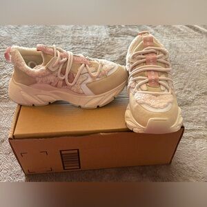 NIB Kate Gray Sneakers